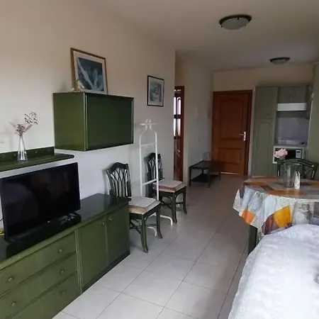 1-bedroom With Big Terrace And Ocean View In Cristianos Los Cristianos (Tenerife)